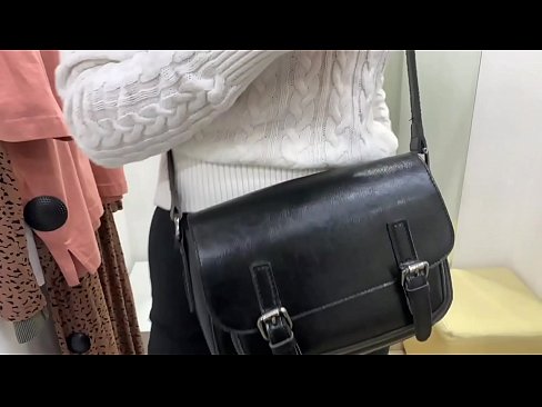 ❤️ Offentlig onani av den unga slynan FeralBerry med en dildo i provrummet ❤❌ Kvalitets sex at sv.teatroporno.ru ﹏